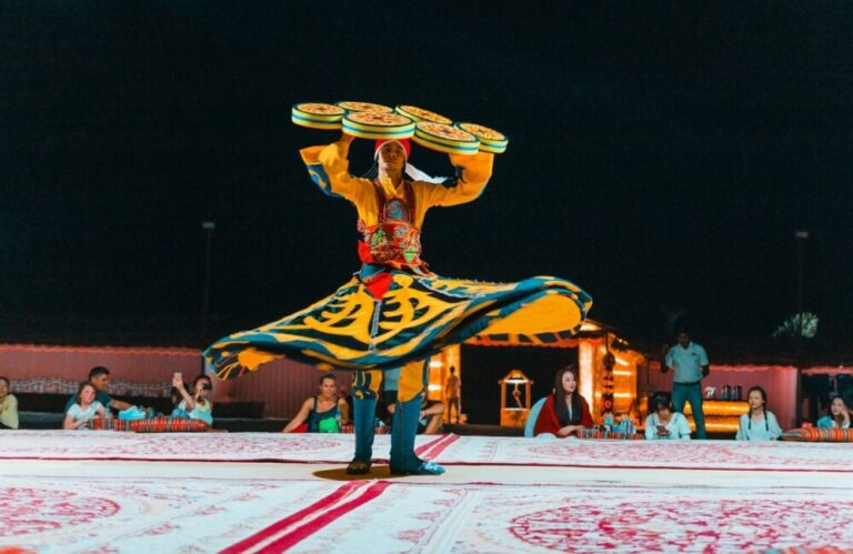 Tanoura show performance